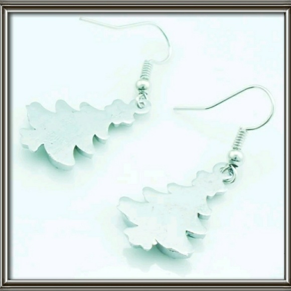 Christmas Tree Dangle Acrylic Earrings New🎄 - Picture 6 of 6